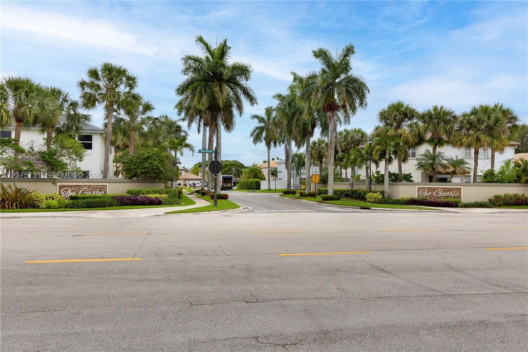 For Rent: $4,300 (3 beds, 2 baths, 1682 Square Feet)