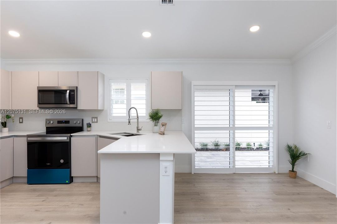 For Rent: $4,300 (3 beds, 2 baths, 1682 Square Feet)