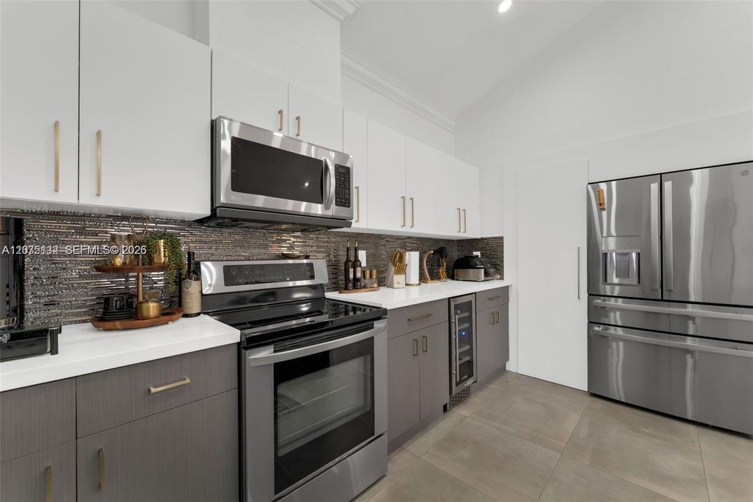 For Rent: $6,000 (4 beds, 3 baths, 2620 Square Feet)