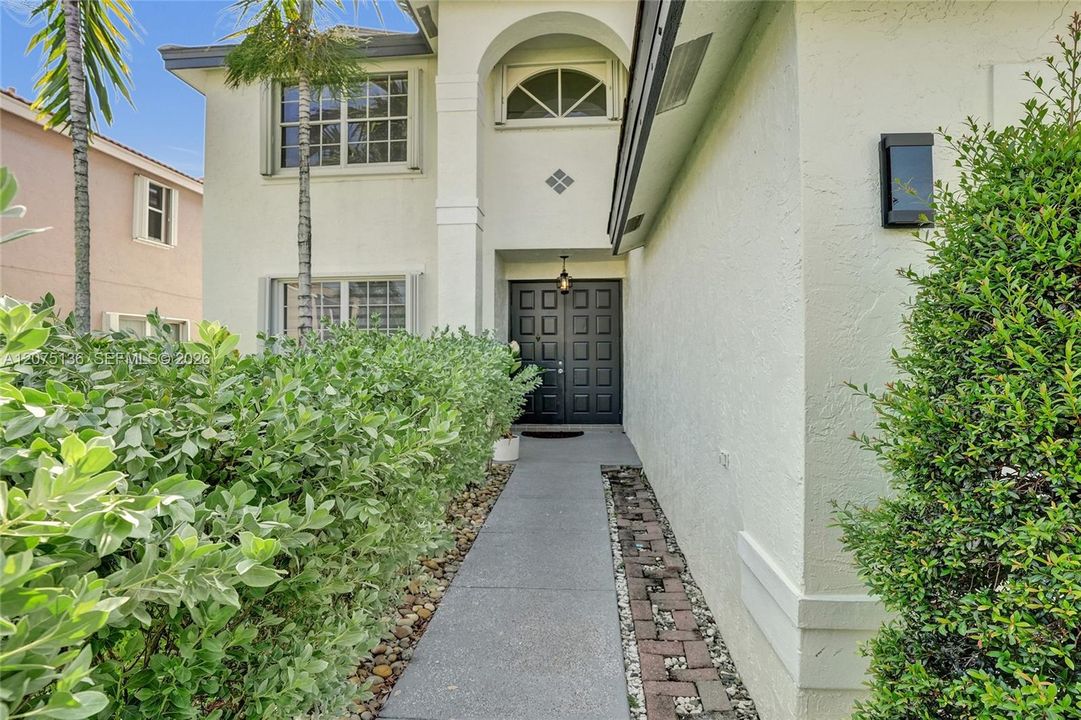For Sale: $675,000 (4 beds, 2 baths, 2639 Square Feet)