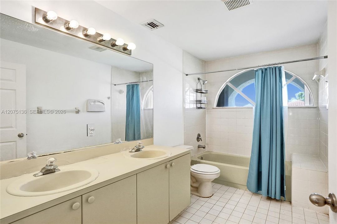 For Sale: $675,000 (4 beds, 2 baths, 2639 Square Feet)