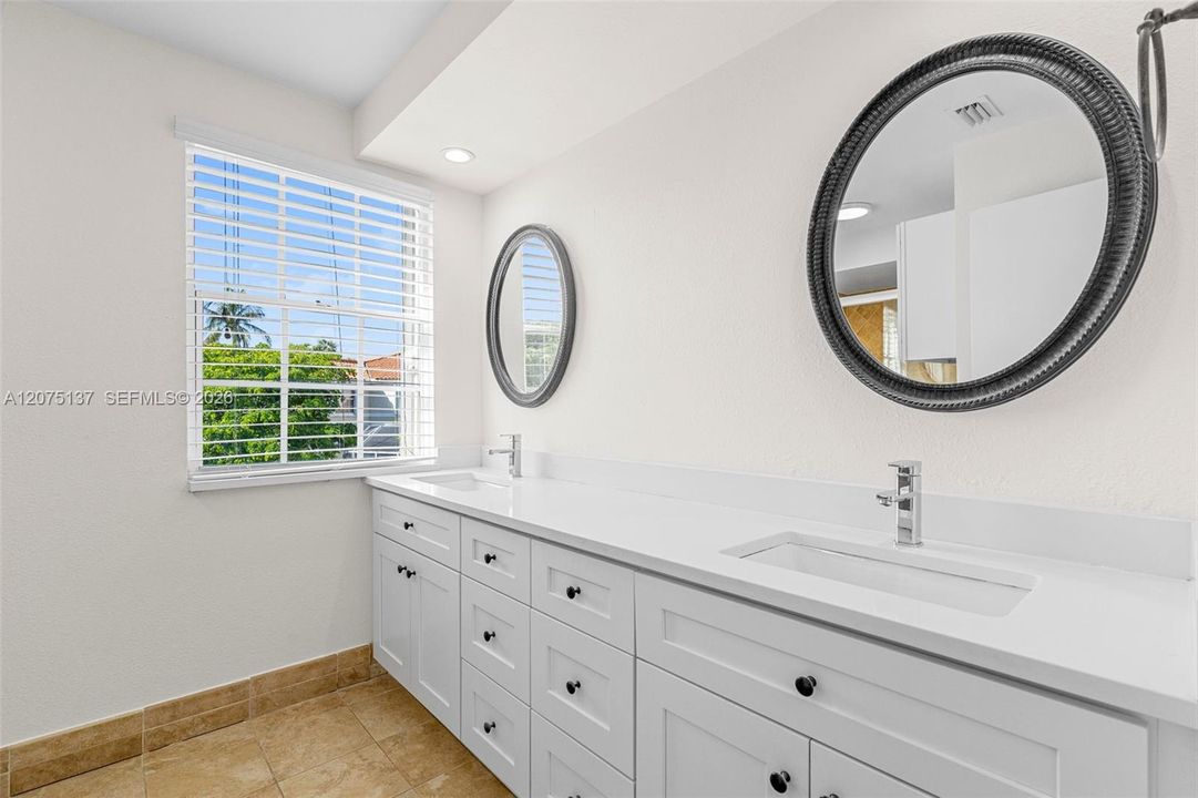 For Rent: $3,250 (3 beds, 2 baths, 1666 Square Feet)