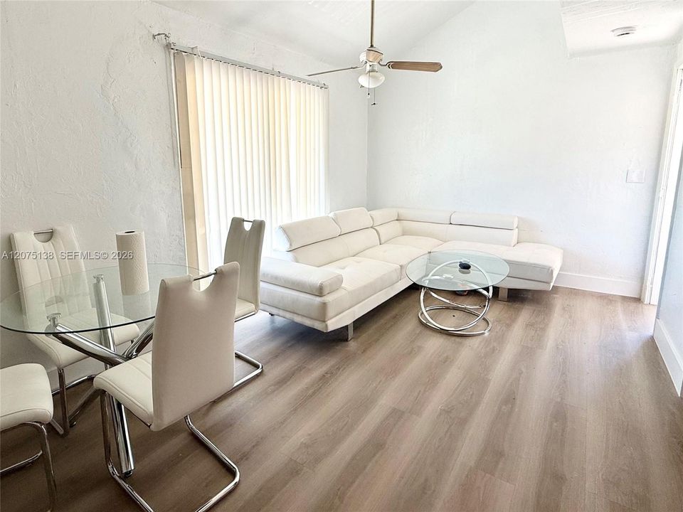 En Renta: $1,600 (1 camas, 1 baños, 800 Pies cuadrados)