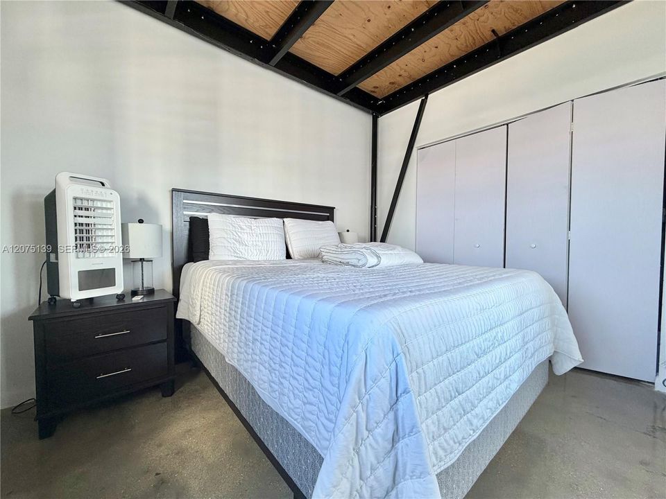 For Rent: $4,500 (3 beds, 2 baths, 1041 Square Feet)