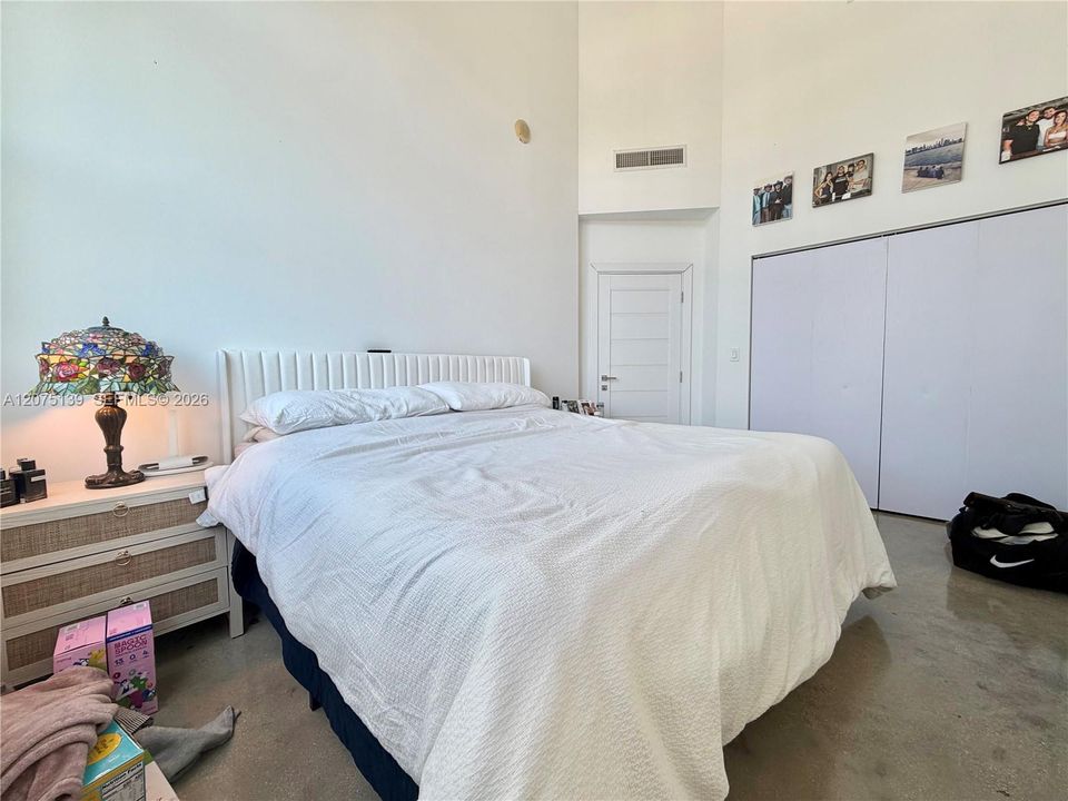 For Rent: $4,500 (3 beds, 2 baths, 1041 Square Feet)