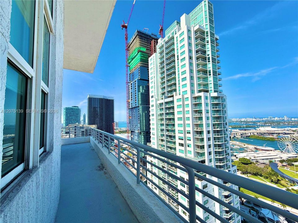 For Rent: $4,500 (3 beds, 2 baths, 1041 Square Feet)