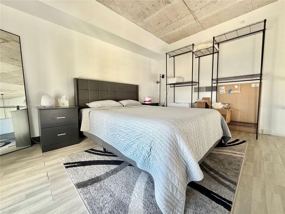 For Rent: $4,500 (3 beds, 2 baths, 1041 Square Feet)