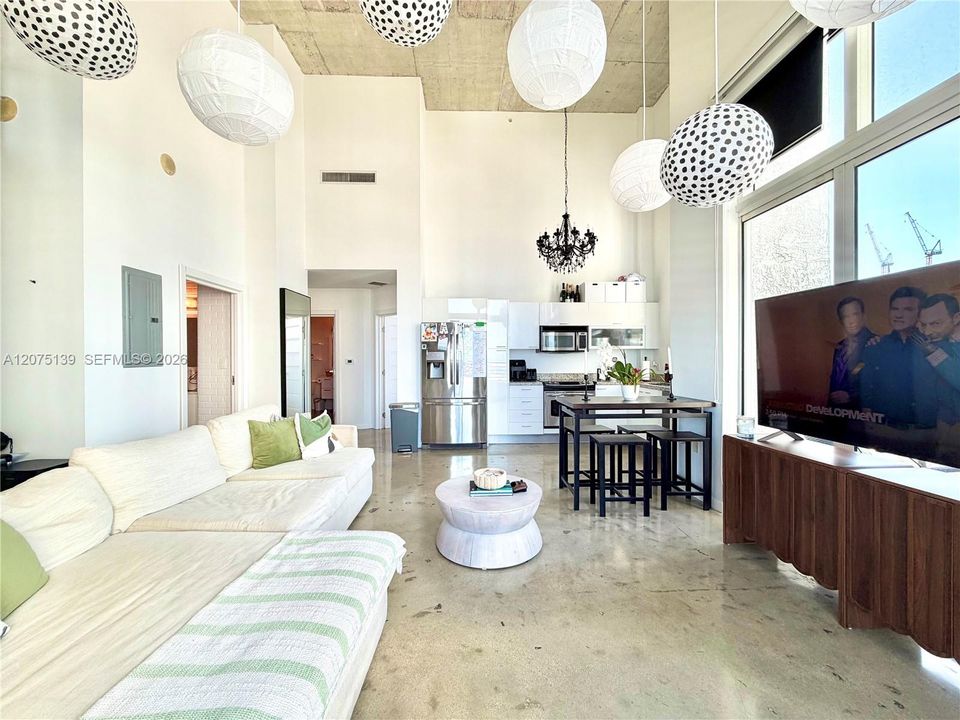For Rent: $4,500 (3 beds, 2 baths, 1041 Square Feet)