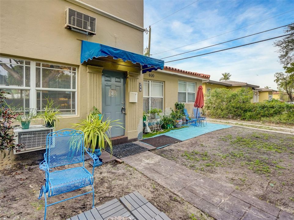For Rent: $3,995 (3 beds, 2 baths, 1200 Square Feet)