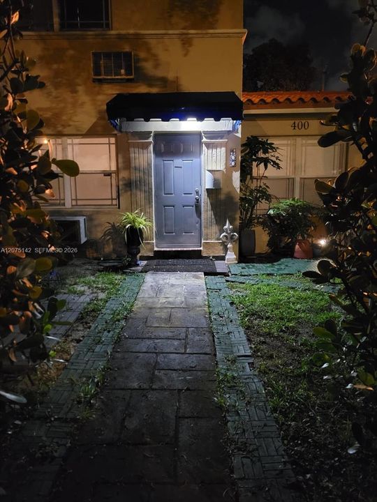 For Rent: $3,995 (3 beds, 2 baths, 1200 Square Feet)