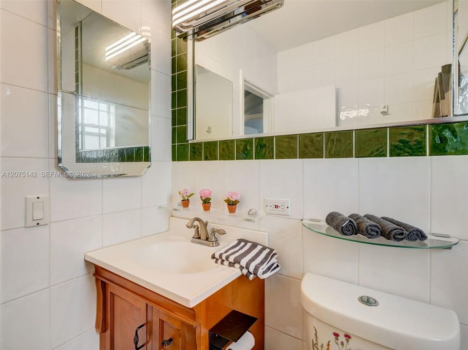 For Rent: $3,995 (3 beds, 2 baths, 1200 Square Feet)