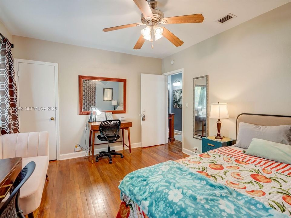 For Rent: $3,995 (3 beds, 2 baths, 1200 Square Feet)