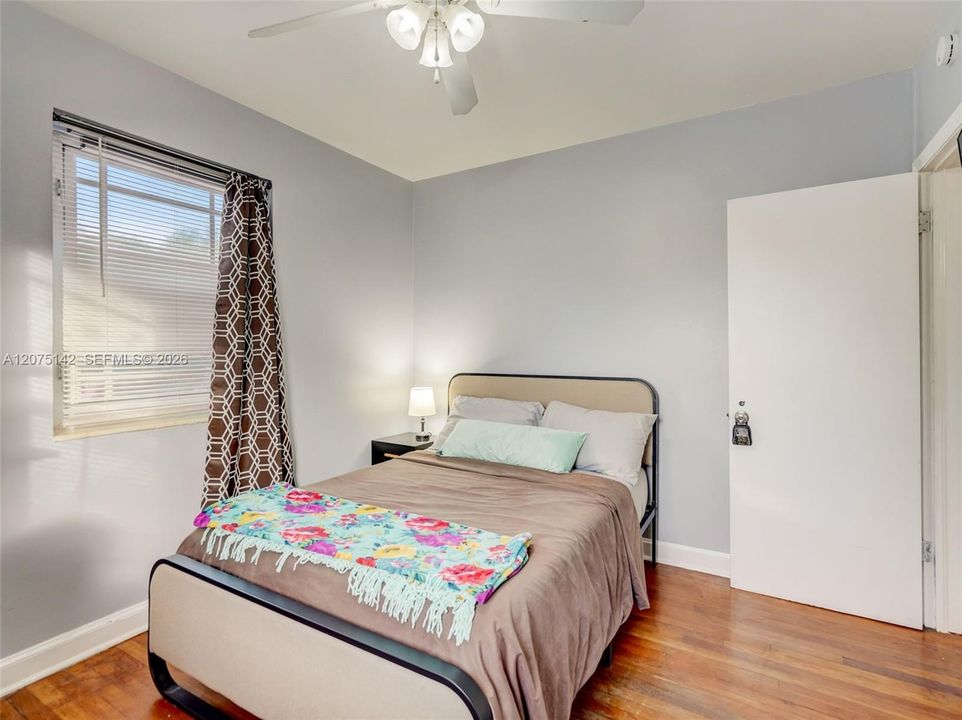 For Rent: $3,995 (3 beds, 2 baths, 1200 Square Feet)