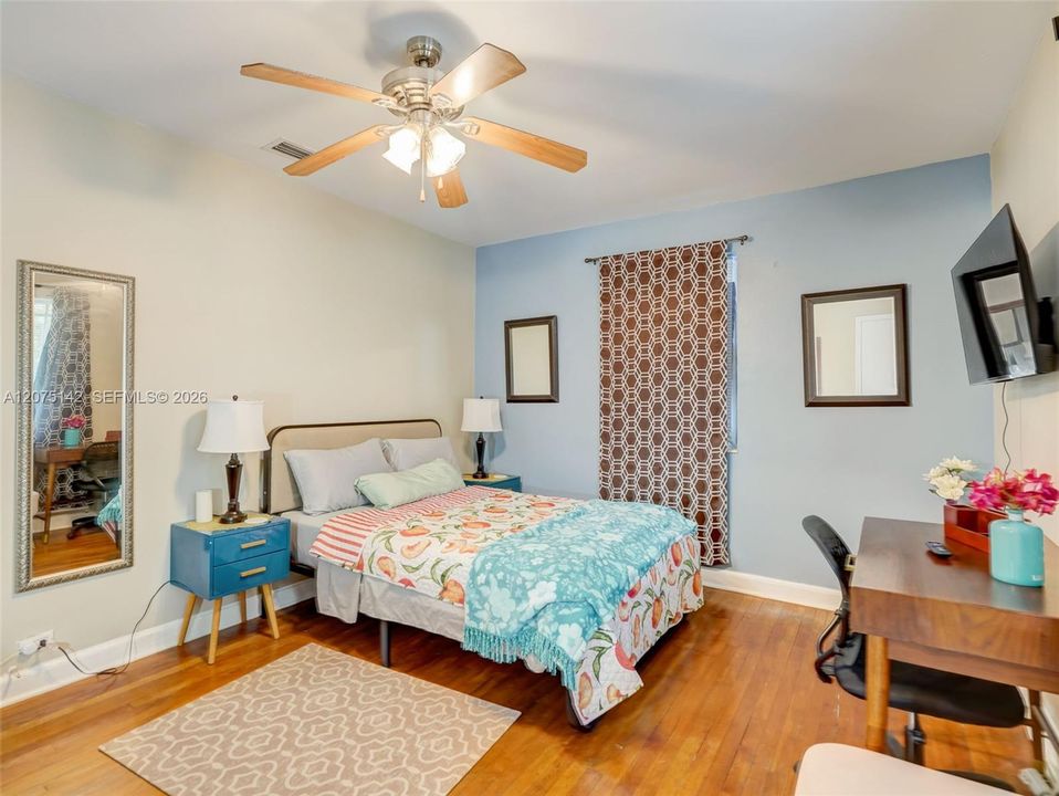 For Rent: $3,995 (3 beds, 2 baths, 1200 Square Feet)