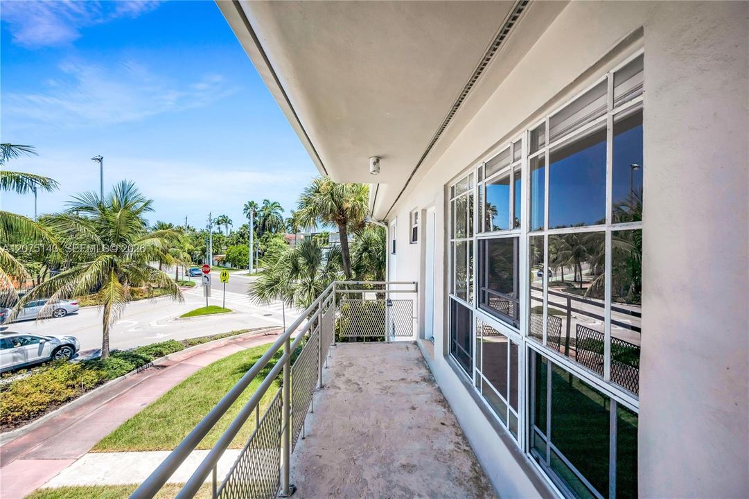 For Rent: $3,050 (2 beds, 2 baths, 980 Square Feet)