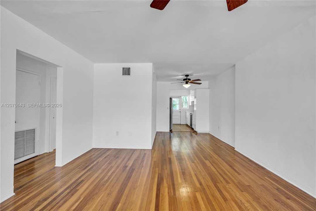 For Rent: $3,050 (2 beds, 2 baths, 980 Square Feet)