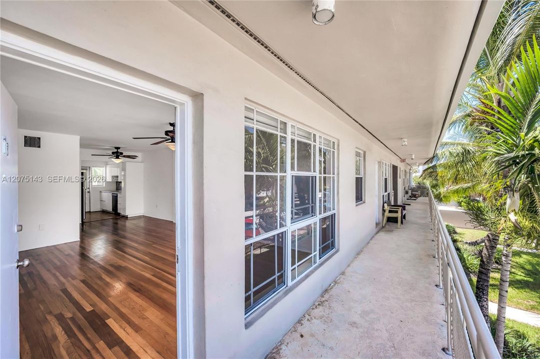 For Rent: $3,050 (2 beds, 2 baths, 980 Square Feet)