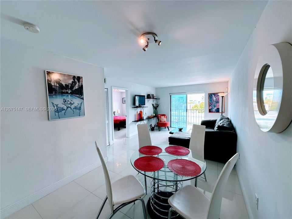 For Rent: $2,100 (1 beds, 1 baths, 665 Square Feet)