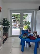 For Rent: $3,400 (3 beds, 1 baths, 1806 Square Feet)