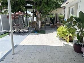 For Rent: $3,400 (3 beds, 1 baths, 1806 Square Feet)