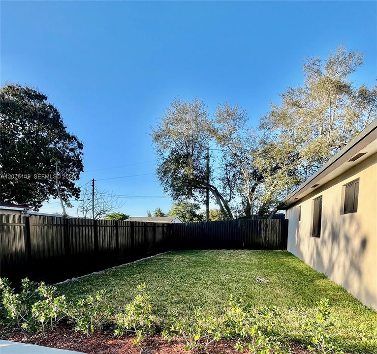 For Sale: $564,900 (3 beds, 2 baths, 1208 Square Feet)