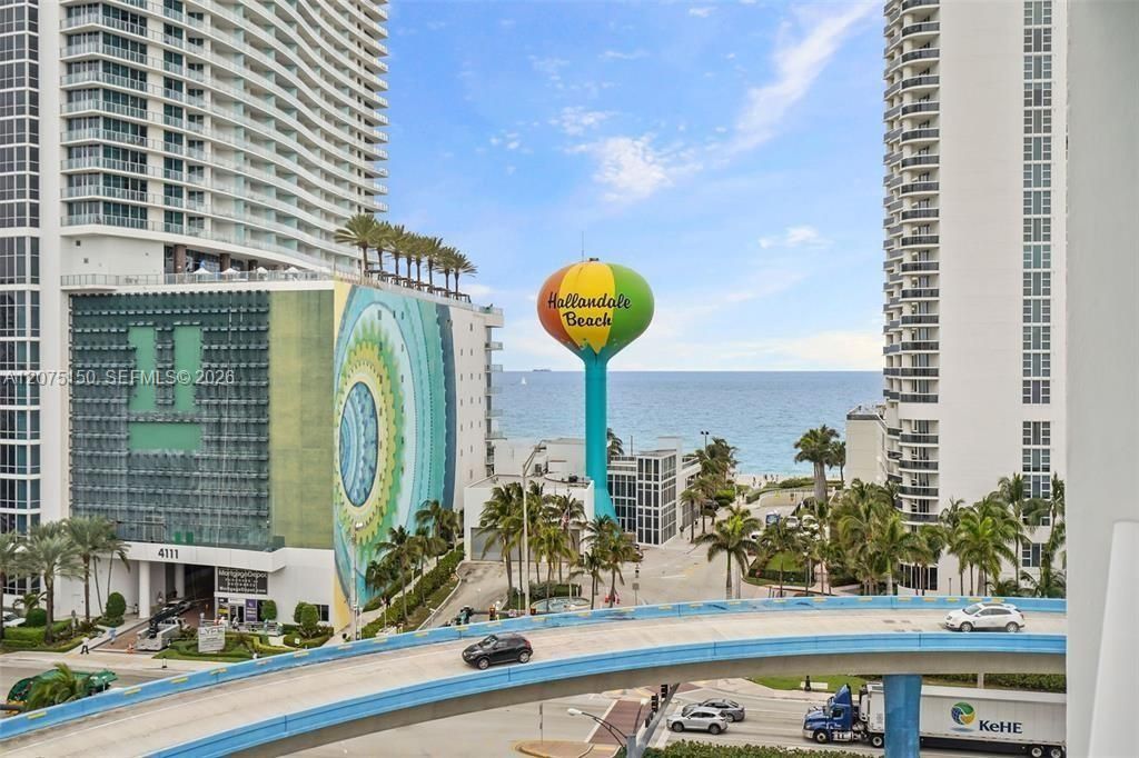For Sale: $199,999 (1 beds, 1 baths, 646 Square Feet)