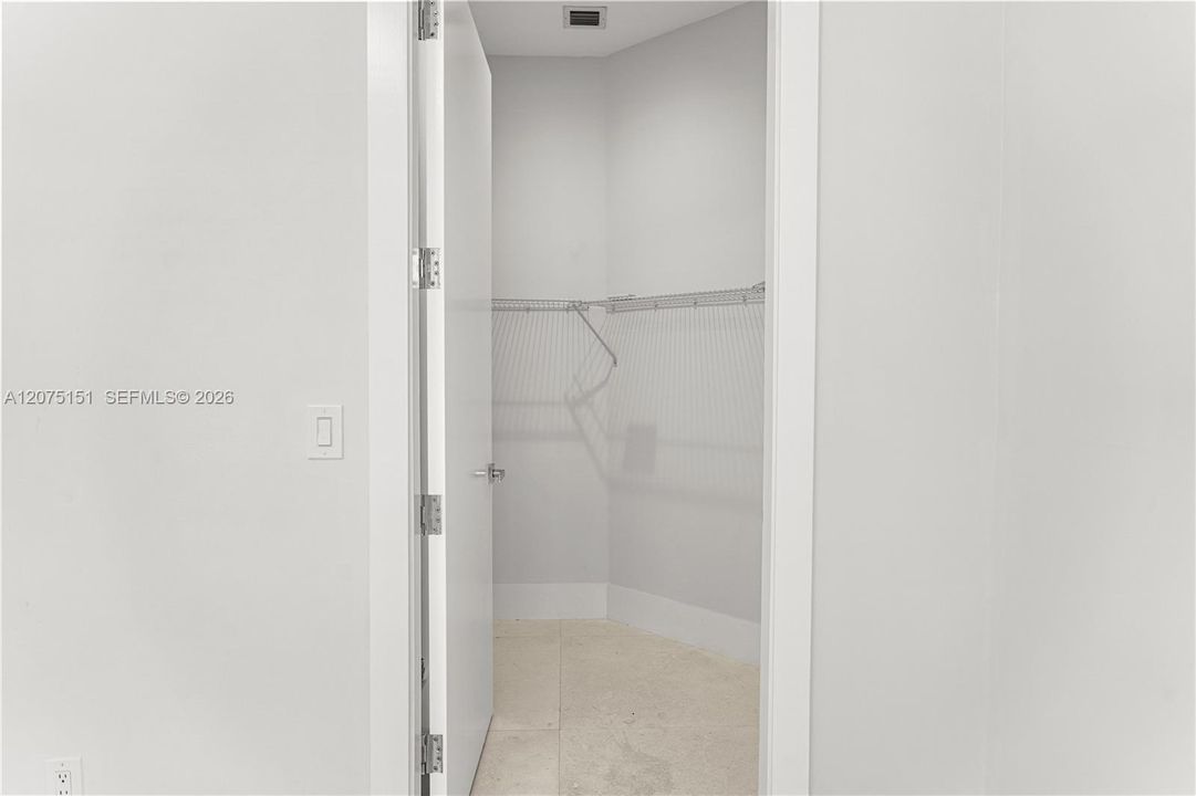 For Rent: $18,000 (5 beds, 5 baths, 4066 Square Feet)