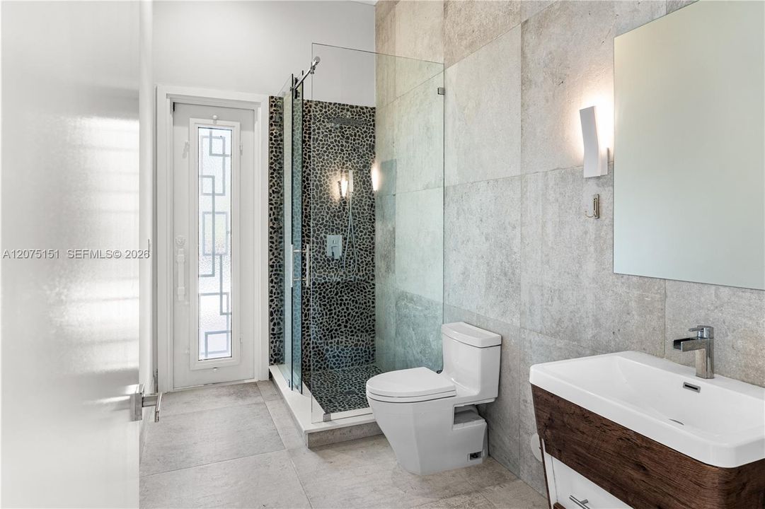 For Rent: $18,000 (5 beds, 5 baths, 4066 Square Feet)