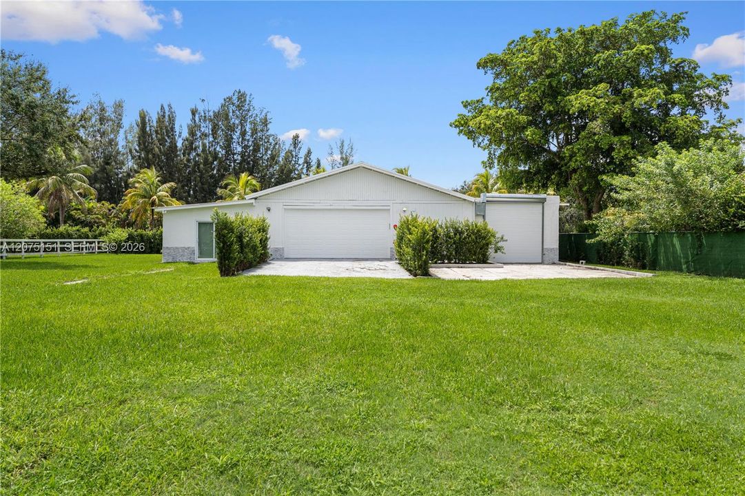 For Rent: $18,000 (5 beds, 5 baths, 4066 Square Feet)