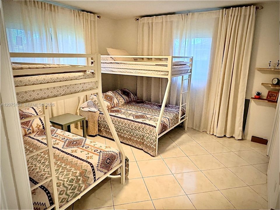 For Rent: $3,800 (3 beds, 2 baths, 1706 Square Feet)