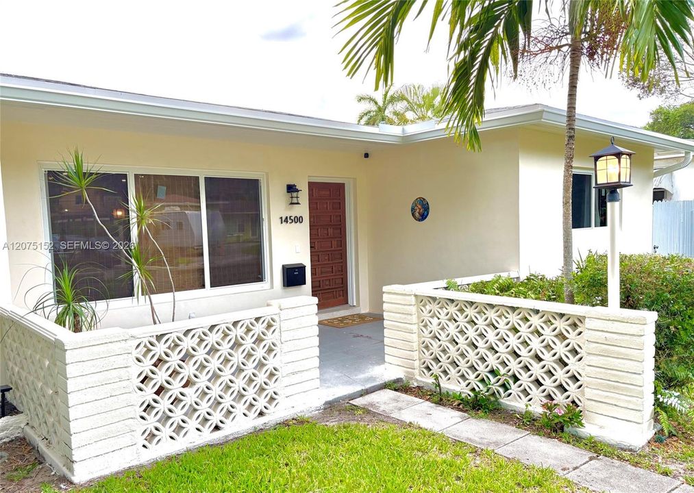 For Rent: $3,800 (3 beds, 2 baths, 1706 Square Feet)