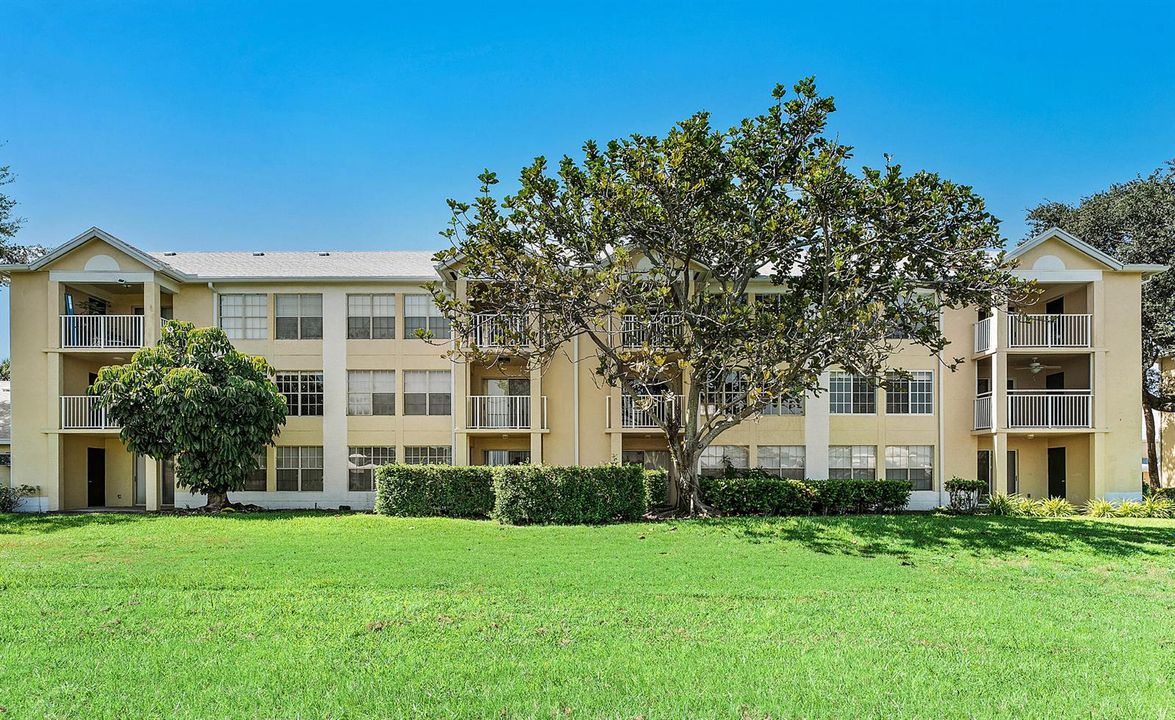 24 - 6300 La Costa Dr H - MLS