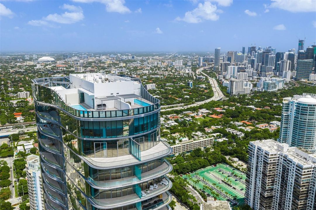 UNA Residences Brickell. One or more photos have been virtually staged.