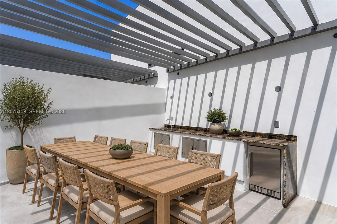 Private Rooftop. UNA Residences Brickell. One or more photos have been virtually staged.