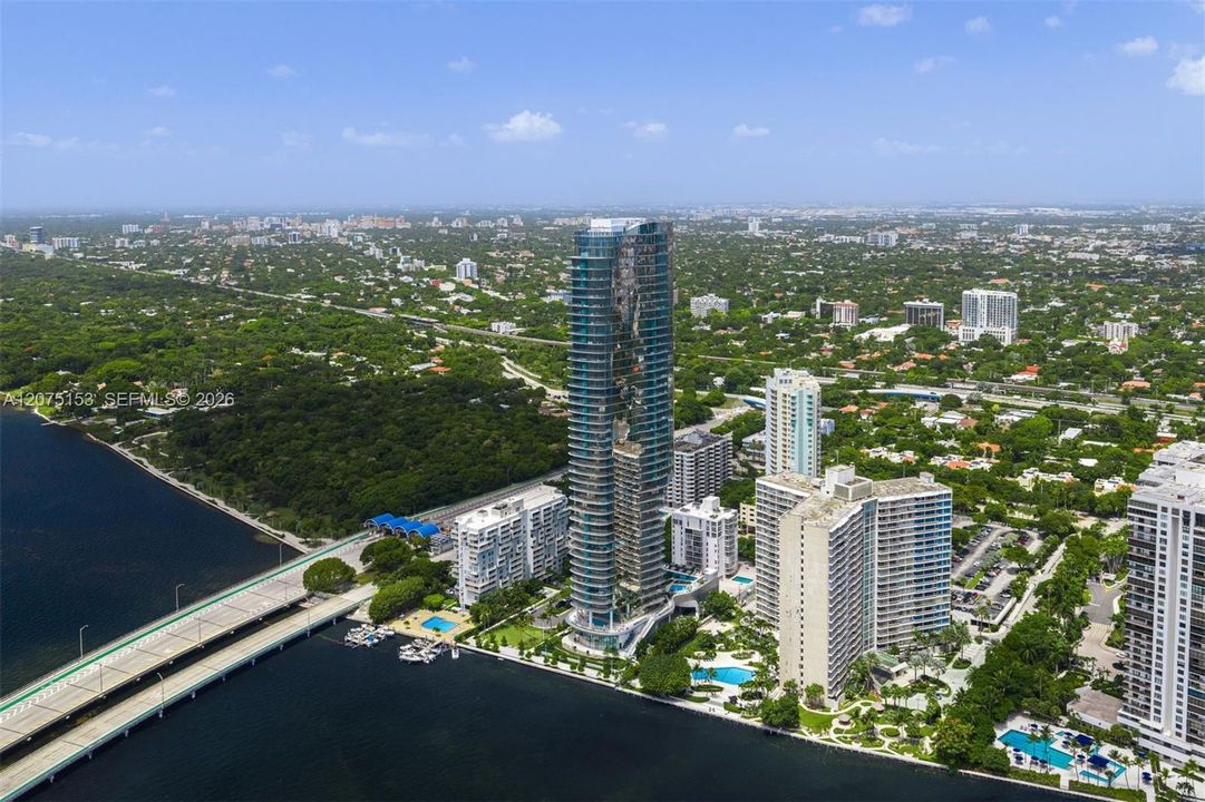 UNA Residences Brickell. One or more photos have been virtually staged.
