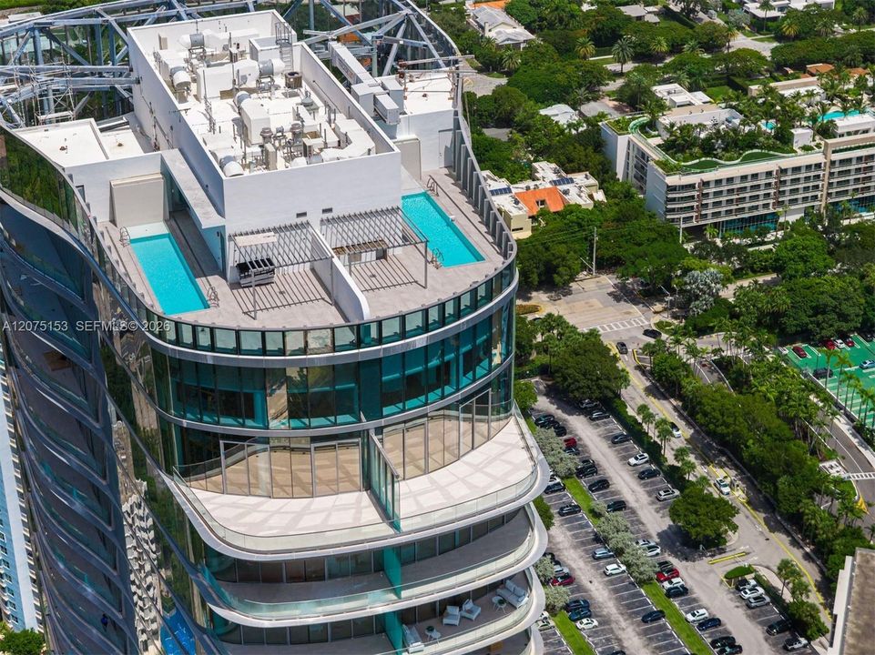 UNA Residences Brickell. One or more photos have been virtually staged.