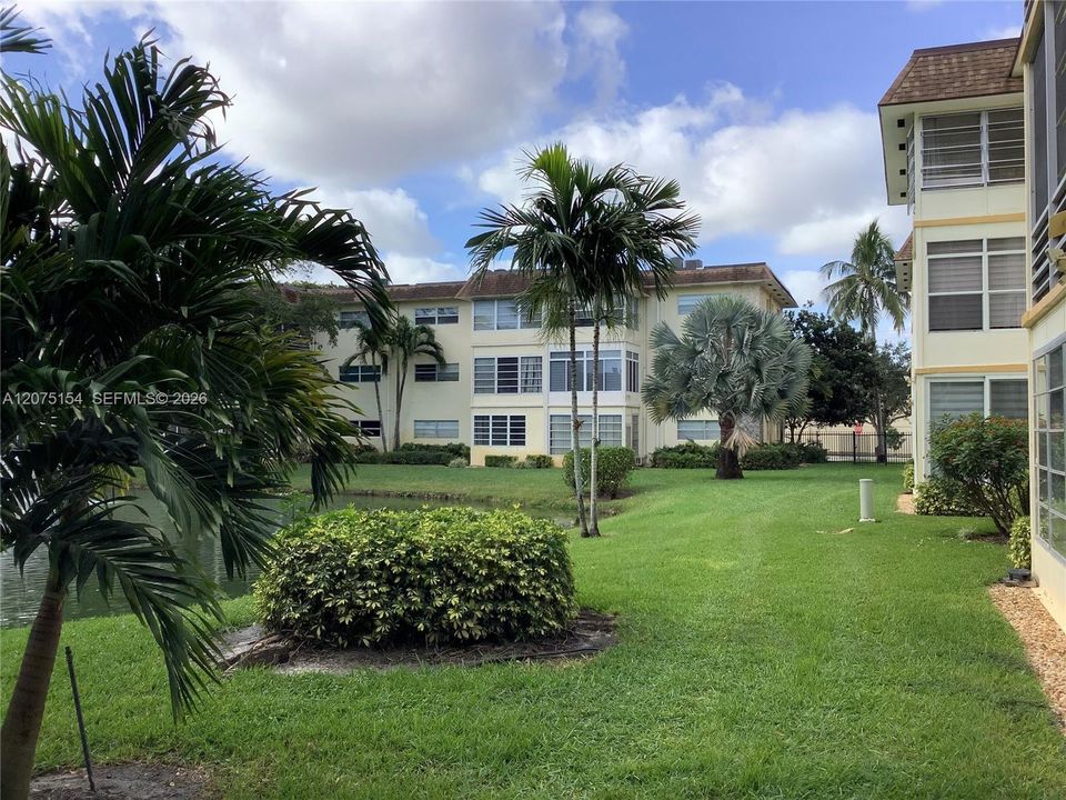For Rent: $1,400 (1 beds, 1 baths, 684 Square Feet)