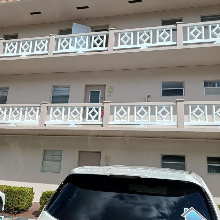 For Rent: $1,400 (1 beds, 1 baths, 684 Square Feet)