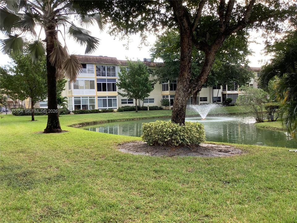For Rent: $1,400 (1 beds, 1 baths, 684 Square Feet)