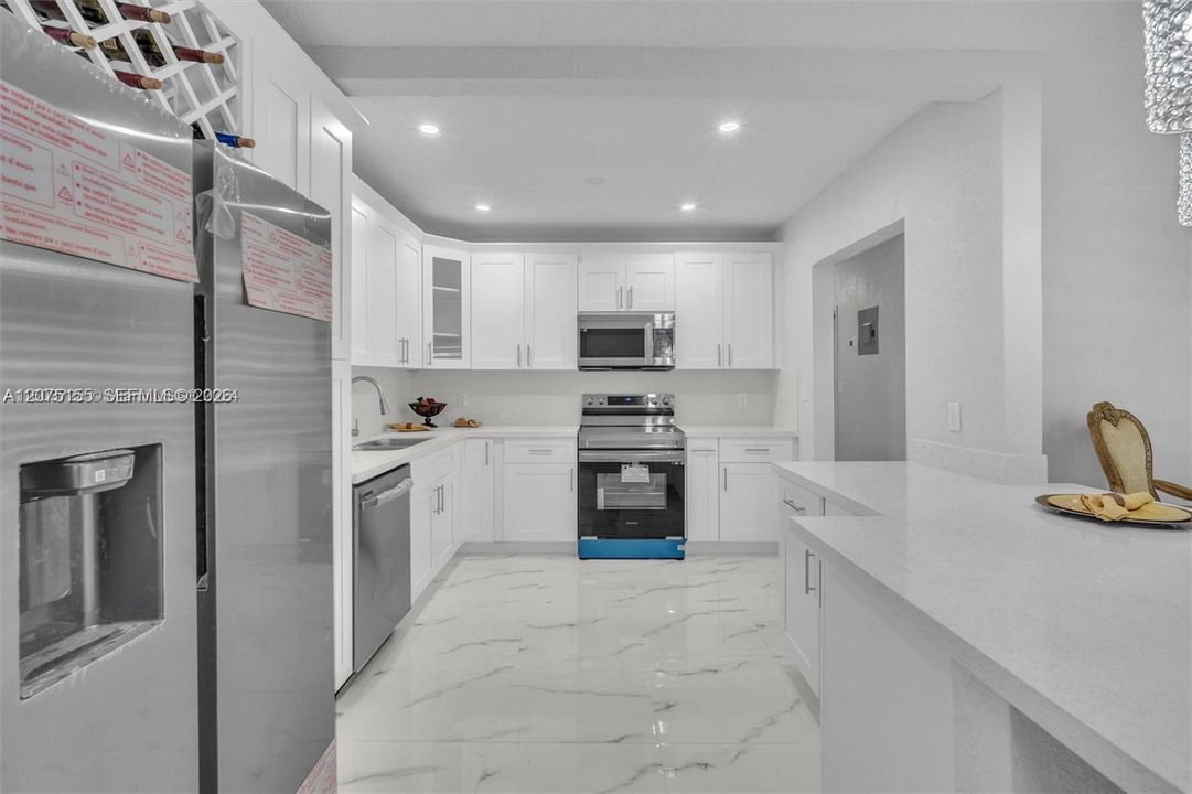 For Rent: $4,050 (3 beds, 2 baths, 1700 Square Feet)