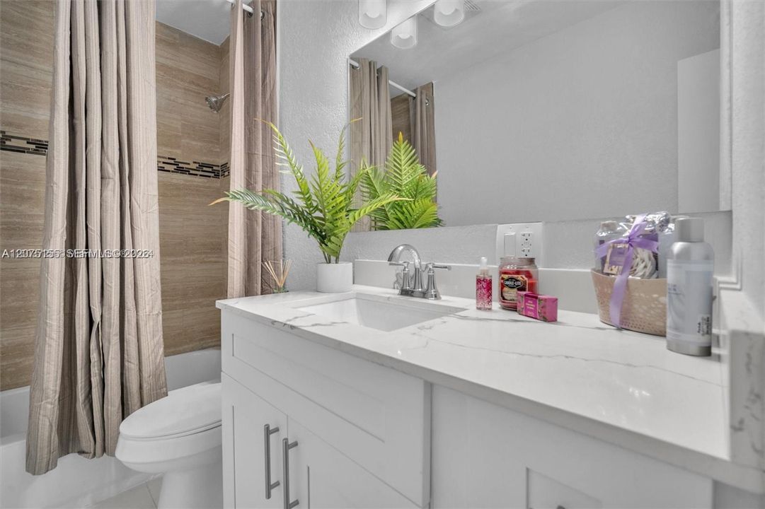 For Rent: $4,050 (3 beds, 2 baths, 1700 Square Feet)