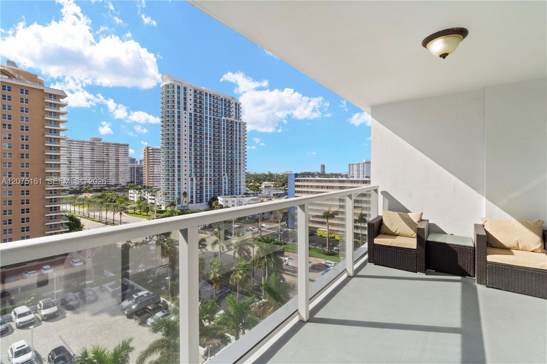For Sale: $969,000 (3 beds, 3 baths, 1920 Square Feet)