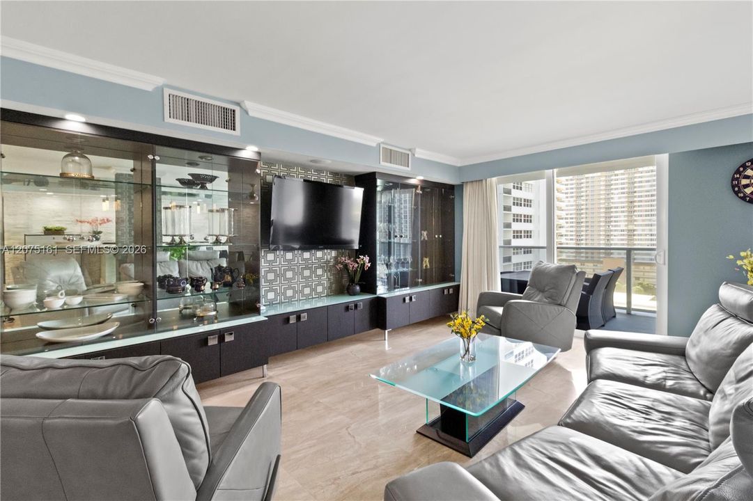For Sale: $969,000 (3 beds, 3 baths, 1920 Square Feet)