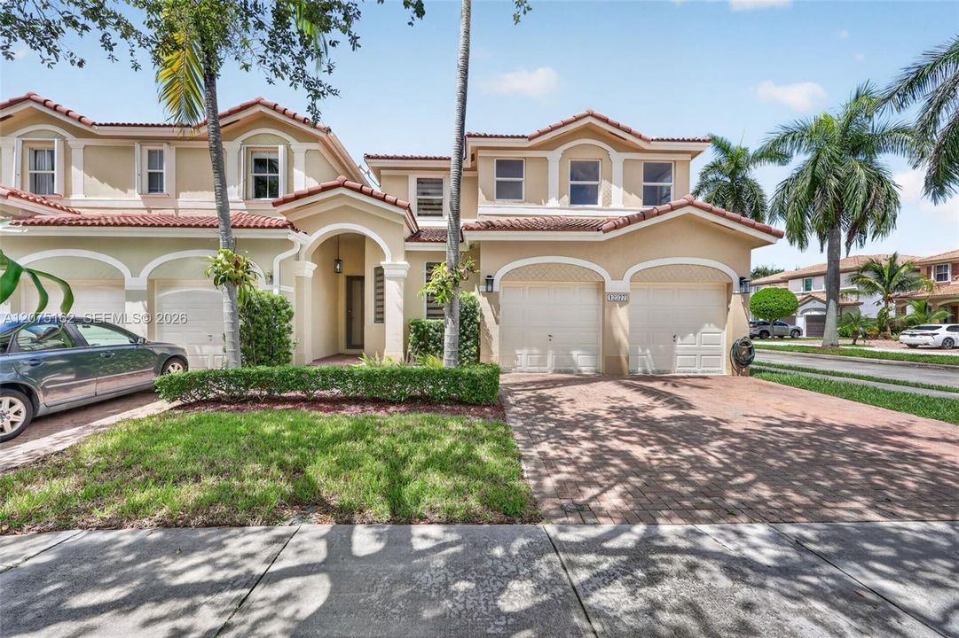 For Sale: $695,000 (4 beds, 3 baths, 2310 Square Feet)