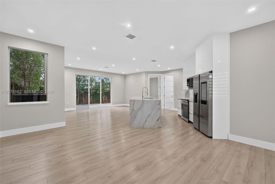 For Sale: $695,000 (4 beds, 3 baths, 2310 Square Feet)