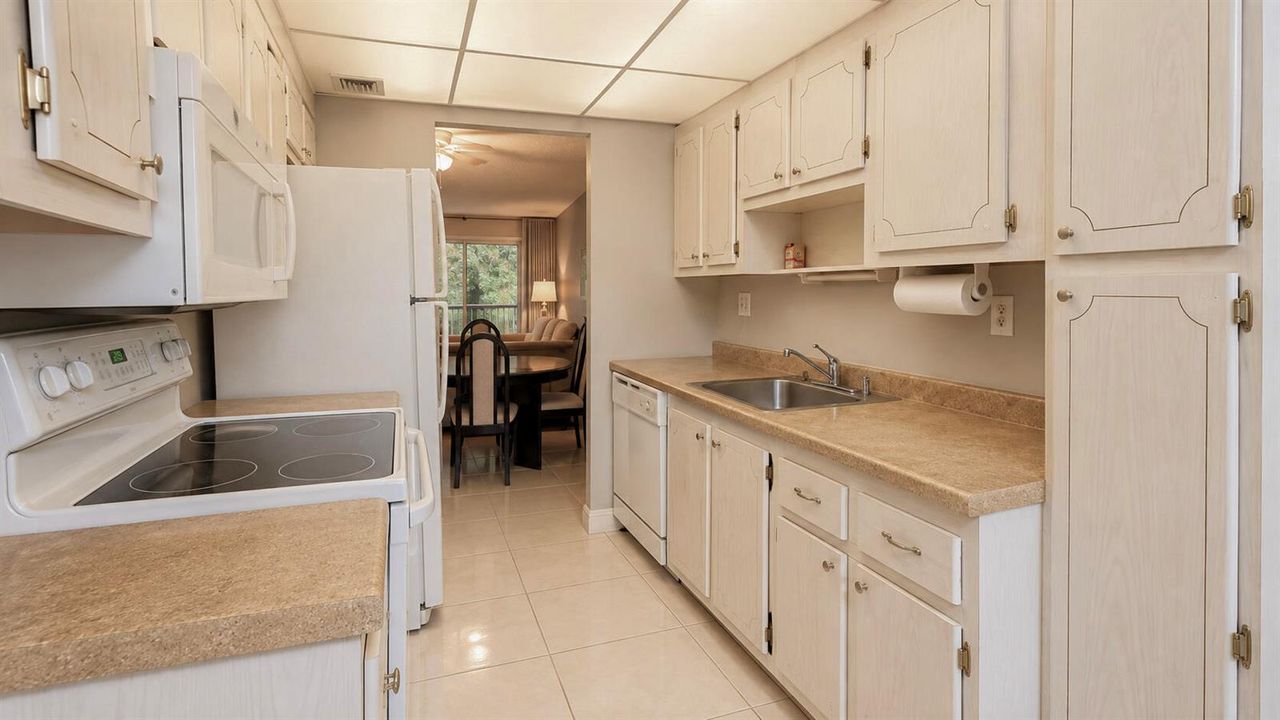 Final Pics_2650 NW 49th Ave # 318_016