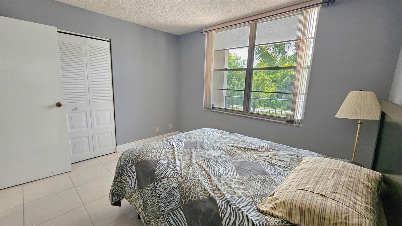 Final Pics_2650 NW 49th Ave # 318_021