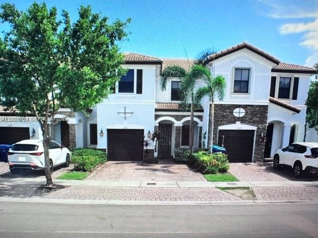 For Rent: $3,500 (3 beds, 2 baths, 1605 Square Feet)