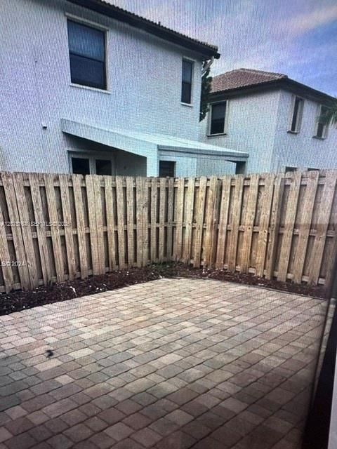 For Rent: $3,500 (3 beds, 2 baths, 1605 Square Feet)