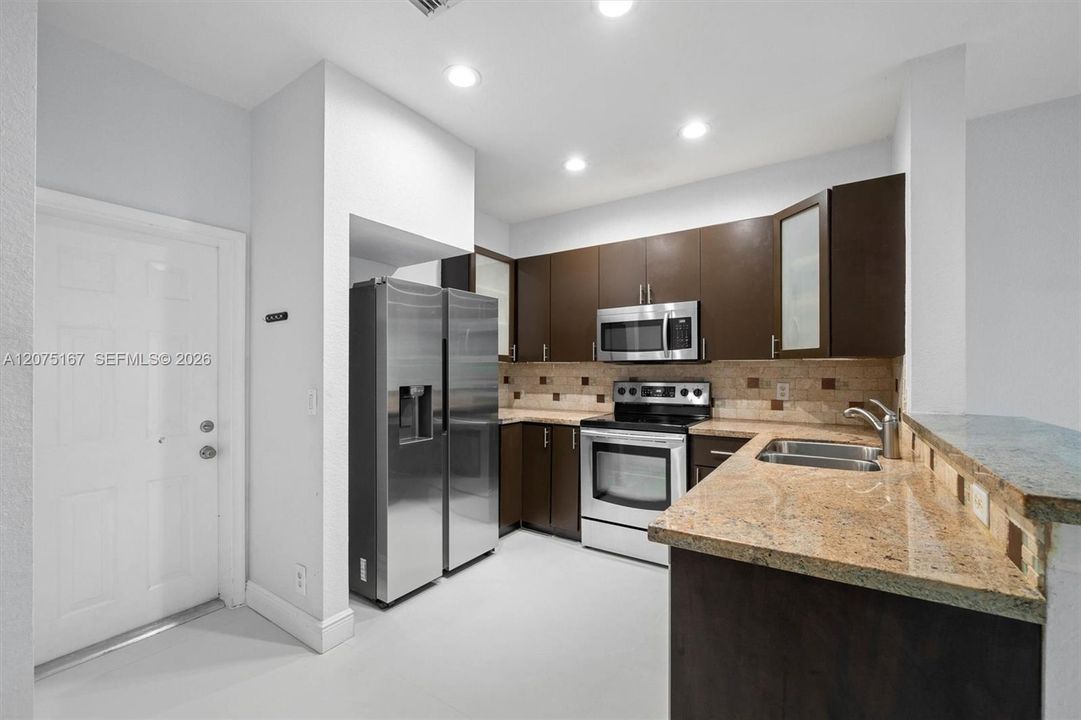 For Sale: $449,900 (2 beds, 1 baths, 1063 Square Feet)